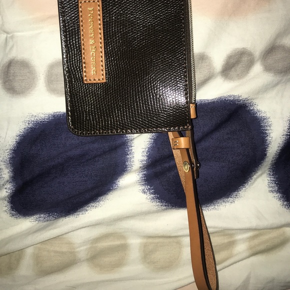 Dooney and Bourke Wristlet - Picture 2 of 2